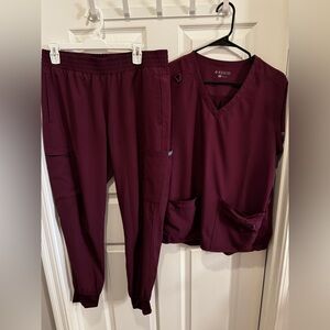 Med Couture Women's wine scrubs set in medium